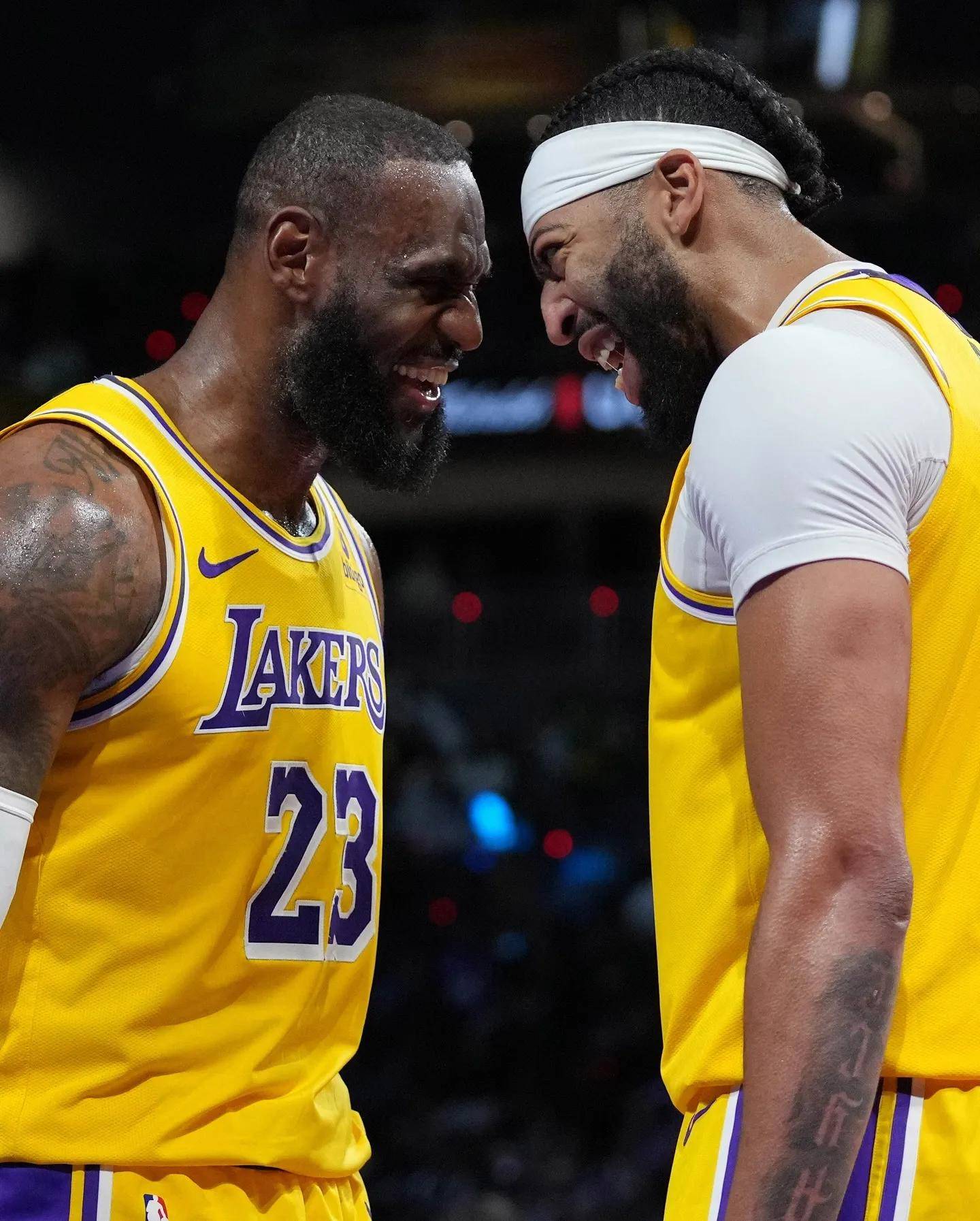 包含大比分获胜引发热议!,詹姆斯在澳大利亚队比赛中出色发挥引发球迷热议的词条 包含大比分获胜引发热议!,詹姆斯在澳大利亚队比赛中出色发挥引发球迷热议的词条