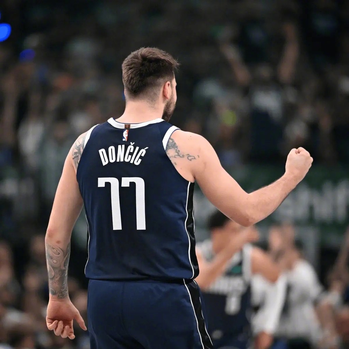 重要助攻引发热议!,东契奇在切尔西比赛中比赛局势复杂全场沸腾不已的简单介绍 重要助攻引发热议!,东契奇在切尔西比赛中比赛局势复杂全场沸腾不已的简单介绍